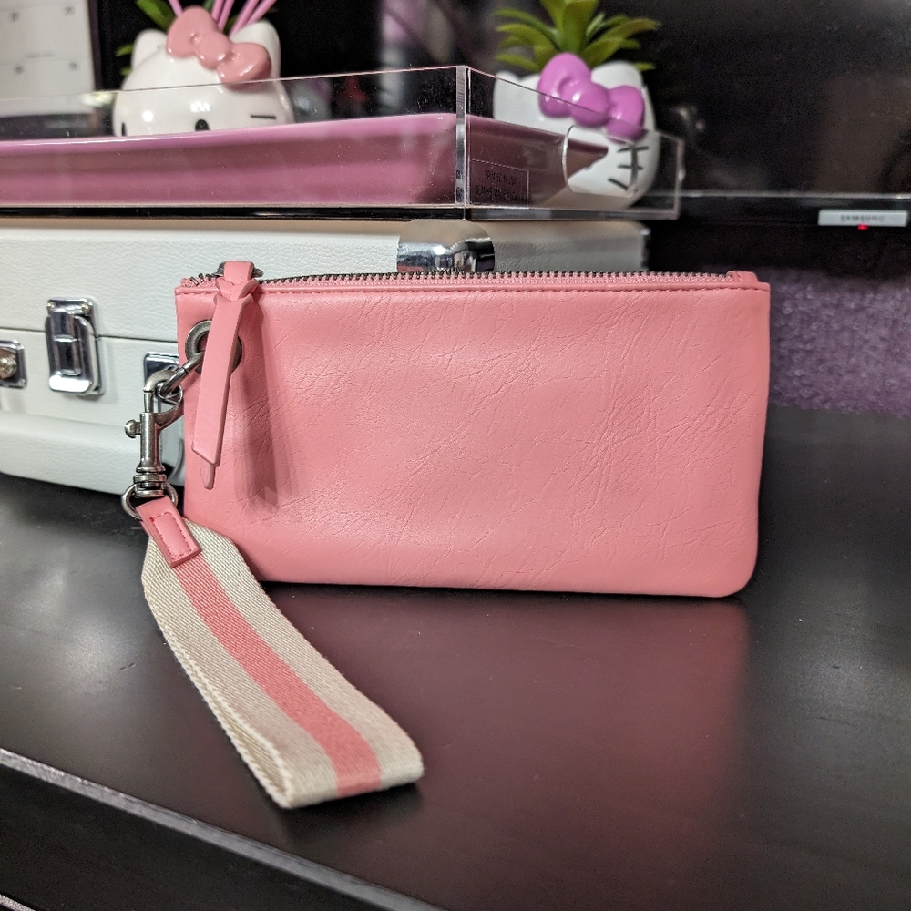 Universal thread wristlet wallet